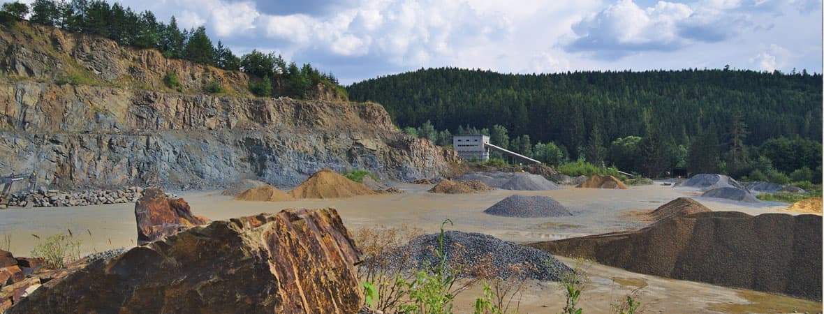 Kamenolom Baldovec s těžební stěnou
